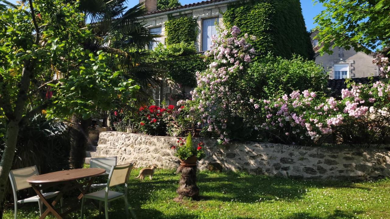Relais De La Renaissance Bed and Breakfast Saint-Michel-de-Montaigne Buitenkant foto